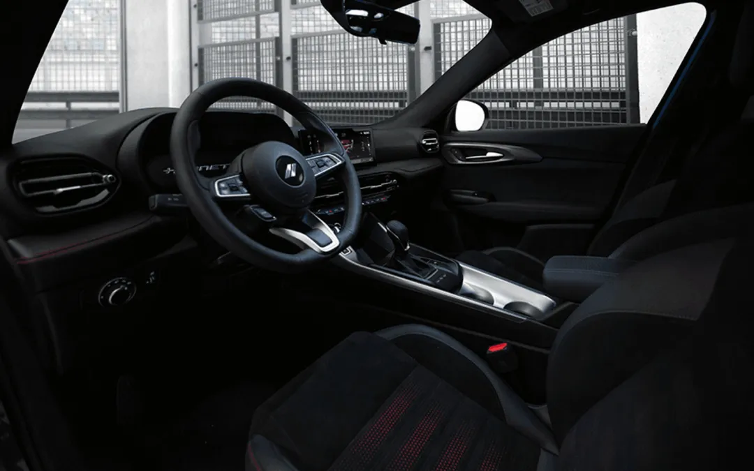 Front interior view of the 2024 Dodge Hornet R/T.